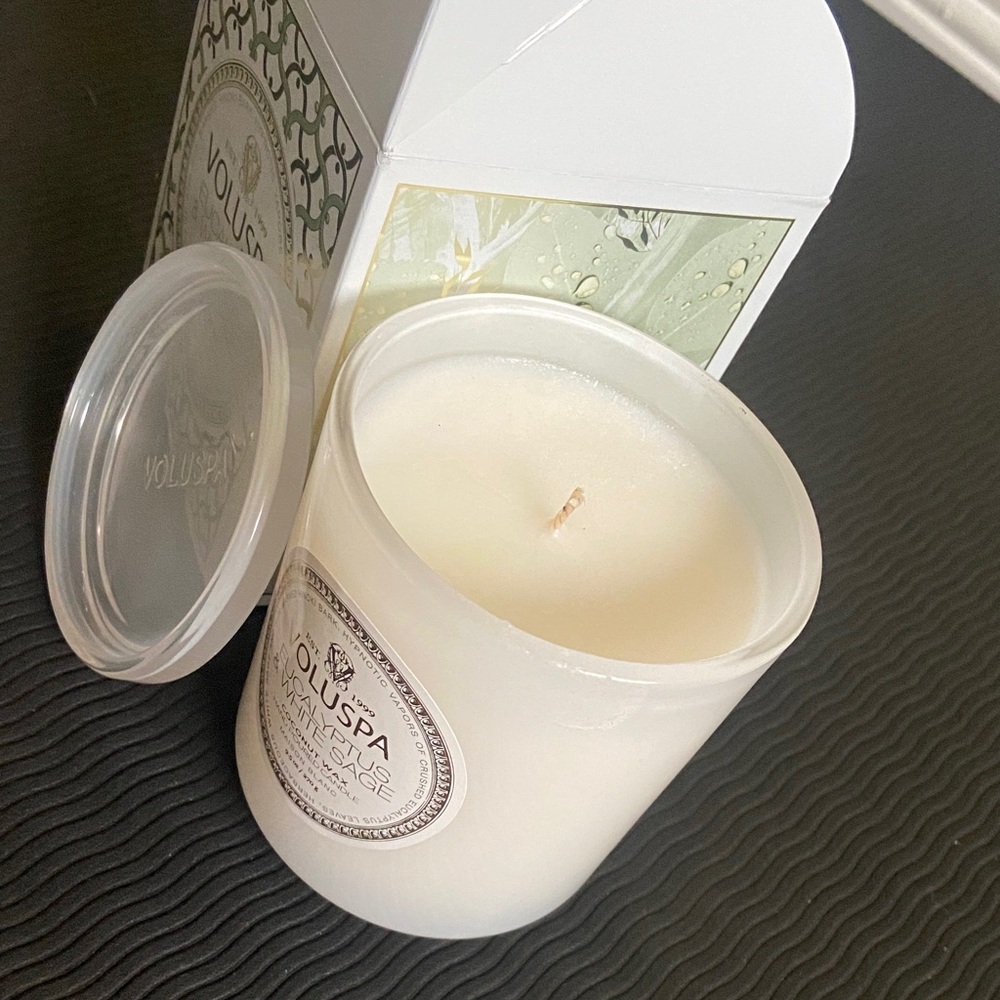 Voluspa Eucalyptus & White Sage Candle in White and Green - Picture 8 of 11